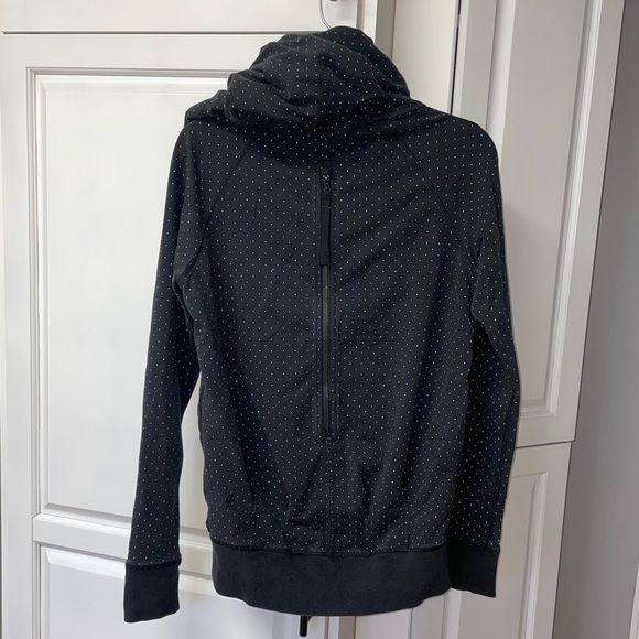 LULULEMON Rollin' With My Omies Hoodie
sz 2 - Picture 5 of 8